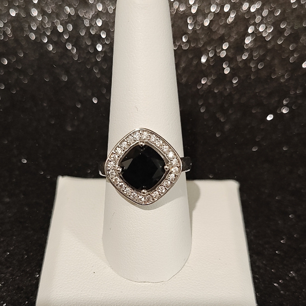 3/$15 SALE! Onyx & Diamond Fashion Ring - Size 8 3/4